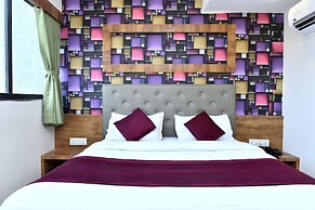 Hotel Royal King by Sky Stays