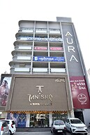 Hotel Royal King by Sky Stays