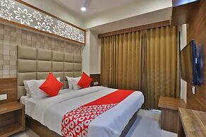 Hotel Royal King by Sky Stays