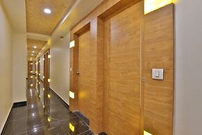 Hotel Royal King by Sky Stays