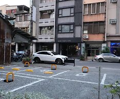 Slow Town Hotel - Glowing