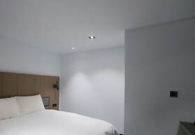 Slow Town Hotel - Glowing