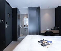 Slow Town Hotel - Glowing