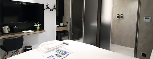 Slow Town Hotel - Glowing