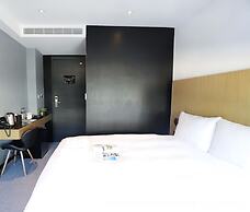 Slow Town Hotel - Glowing