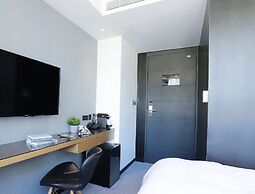 Slow Town Hotel - Glowing