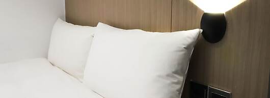 Slow Town Hotel - Glowing