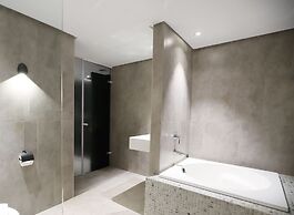 Slow Town Hotel - Glowing