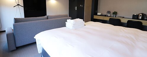 Slow Town Hotel - Glowing