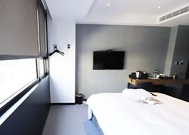 Slow Town Hotel - Glowing