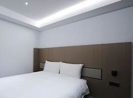 Slow Town Hotel - Glowing