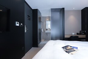 Slow Town Hotel - Glowing