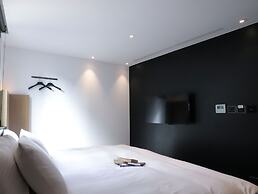 Slow Town Hotel - Glowing