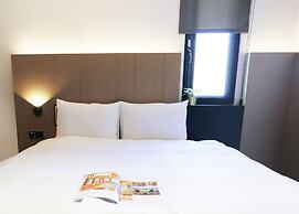 Slow Town Hotel - Glowing