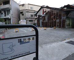 Slow Town Hotel - Glowing