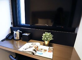 Slow Town Hotel - Glowing