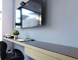 Slow Town Hotel - Glowing