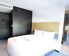 Slow Town Hotel - Glowing