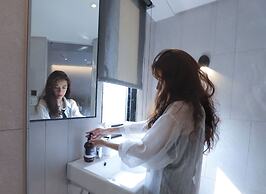 Slow Town Hotel - Glowing