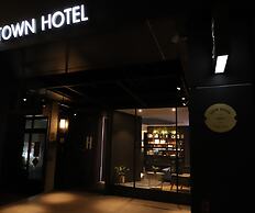 Slow Town Hotel - Glowing