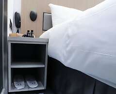 Slow Town Hotel - Glowing