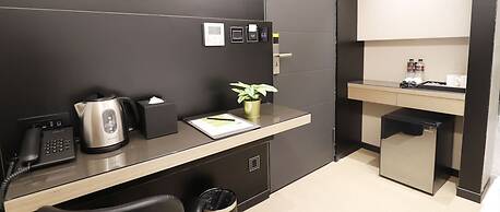 Slow Town Hotel - Glowing