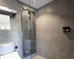 Slow Town Hotel - Glowing