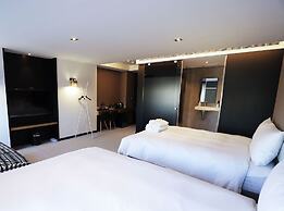 Slow Town Hotel - Glowing