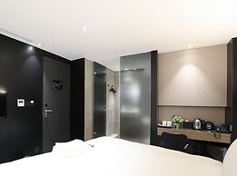 Slow Town Hotel - Glowing