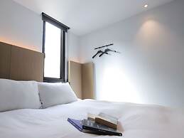 Slow Town Hotel - Glowing