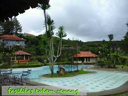 Villa Lot 5 Lake View for 30 pax
