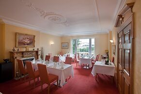 Sturmer Hall Hotel & Conference Centre