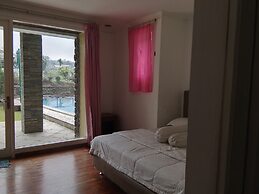 Villa Danau 5 Bedroom for 50 pax