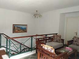 Villa Danau 5 Bedroom for 50 pax