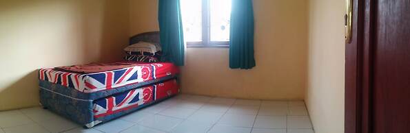 Villa Anvil Cipanas 4 Bedroom for 25 pax