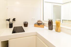 Guest H4U Flores Almada City center