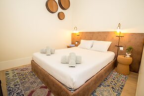 Guest H4U Flores Almada City center