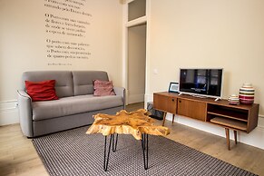 Guest H4U Flores Almada City center