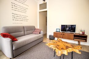 Guest H4U Flores Almada City center