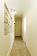 Guest H4U Flores Almada City center