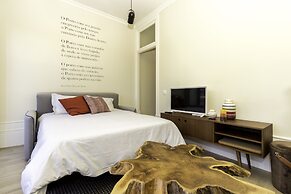 Guest H4U Flores Almada City center