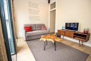 Guest H4U Flores Almada City center
