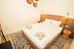 Guest H4U Flores Almada City center