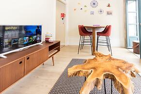 Guest H4U Flores Almada City center