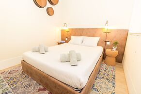 Guest H4U Flores Almada City center