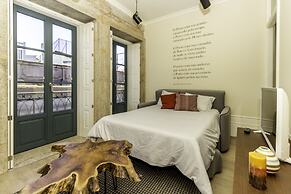 Guest H4U Flores Almada City center