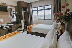 Panorama Summit Hotel
