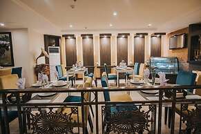 Panorama Summit Hotel