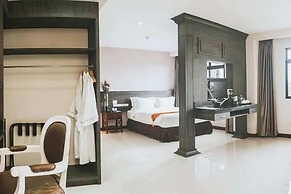 Panorama Summit Hotel