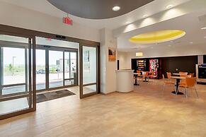 Studio 6 Austin, TX - Airport